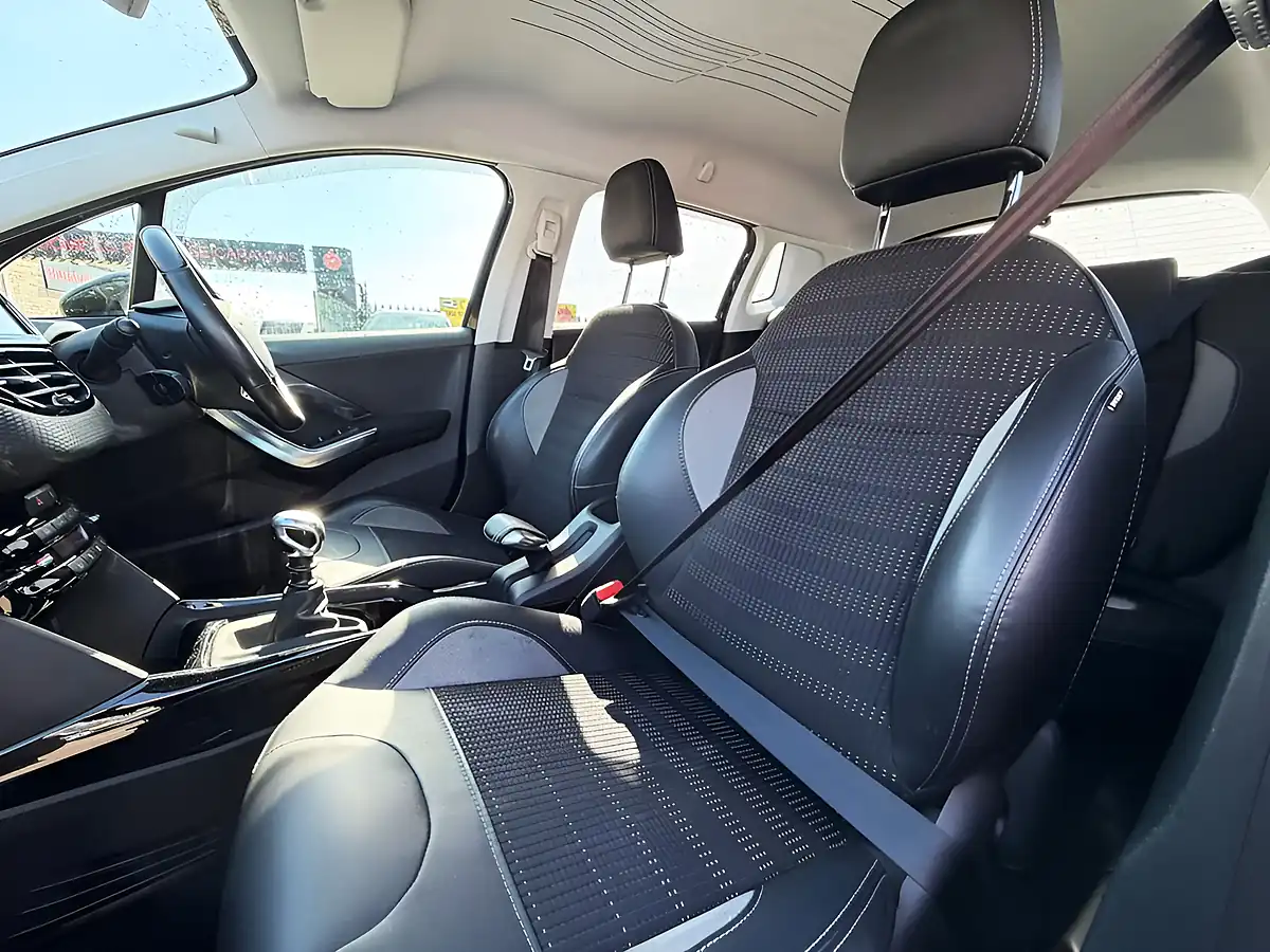 Used 2019 Peugeot 2008 Allure Black - Interior and Exterior details 14