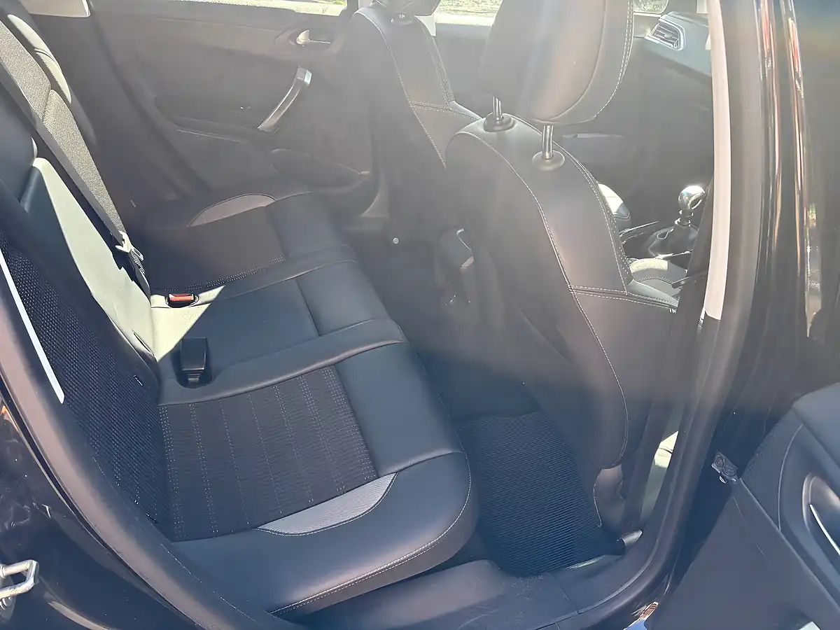 Used 2019 Peugeot 2008 Allure Black - Interior and Exterior details 11