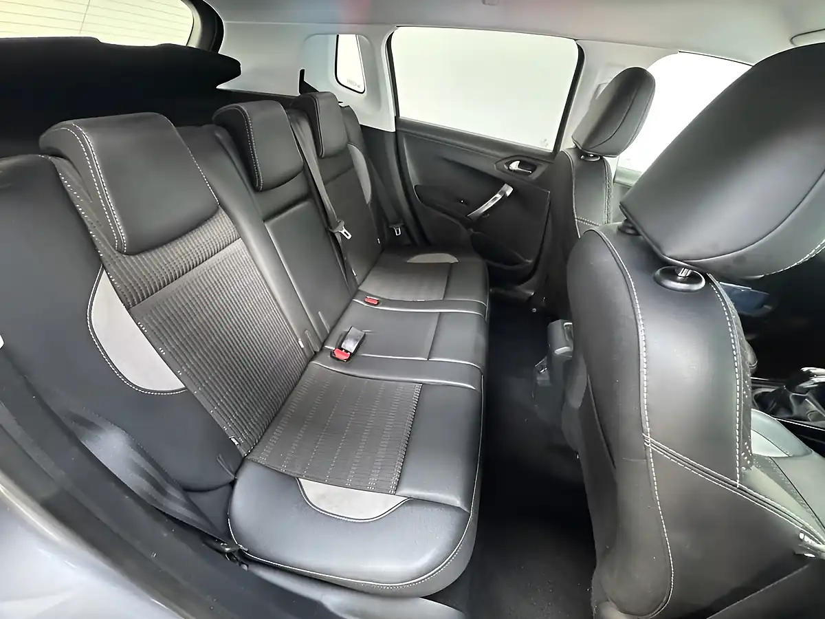 Used 2019 Peugeot 2008 Allure Grey - Interior and Exterior details 15