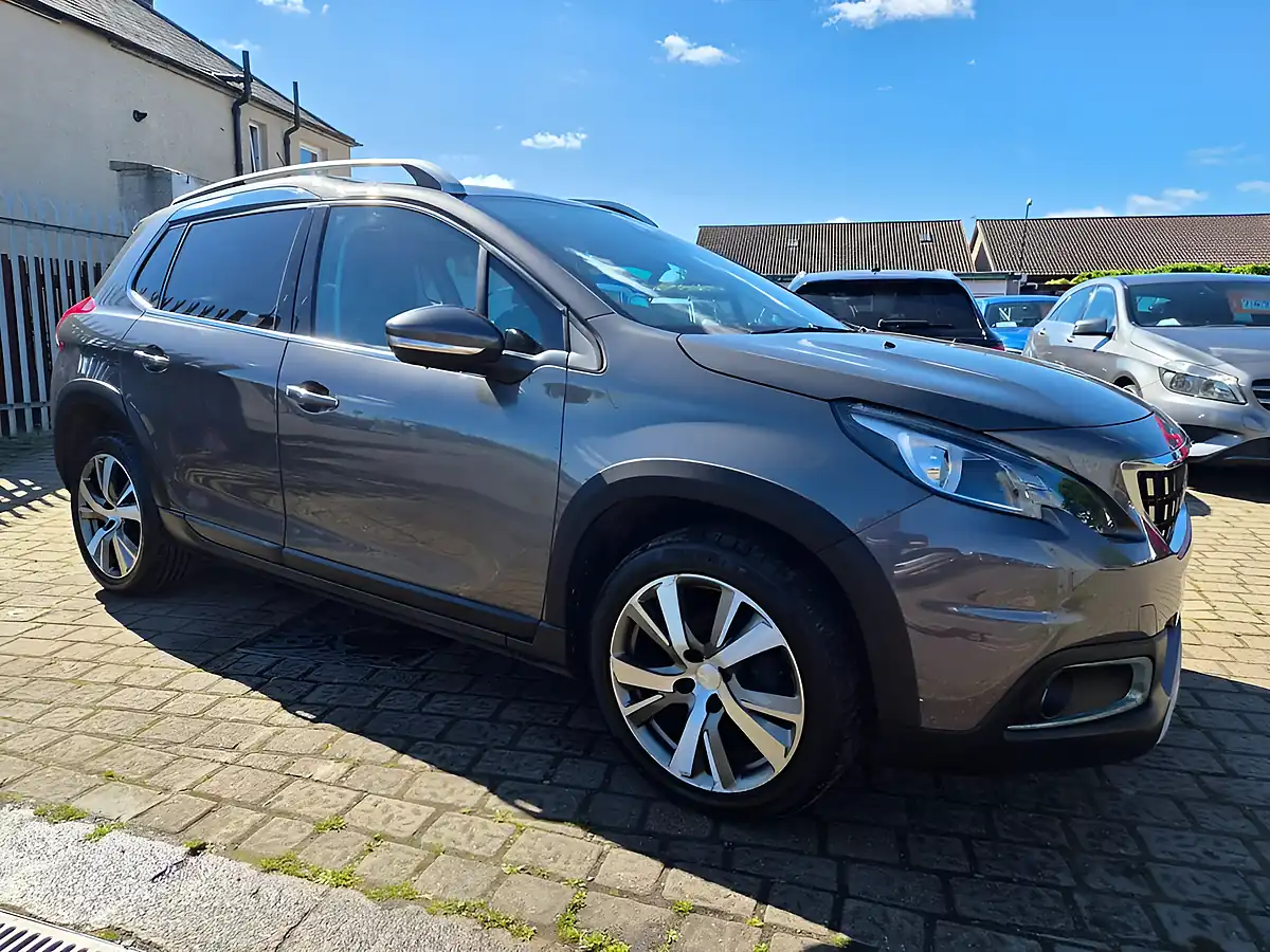 Used 2019 Peugeot 2008 Allure Grey - Front View