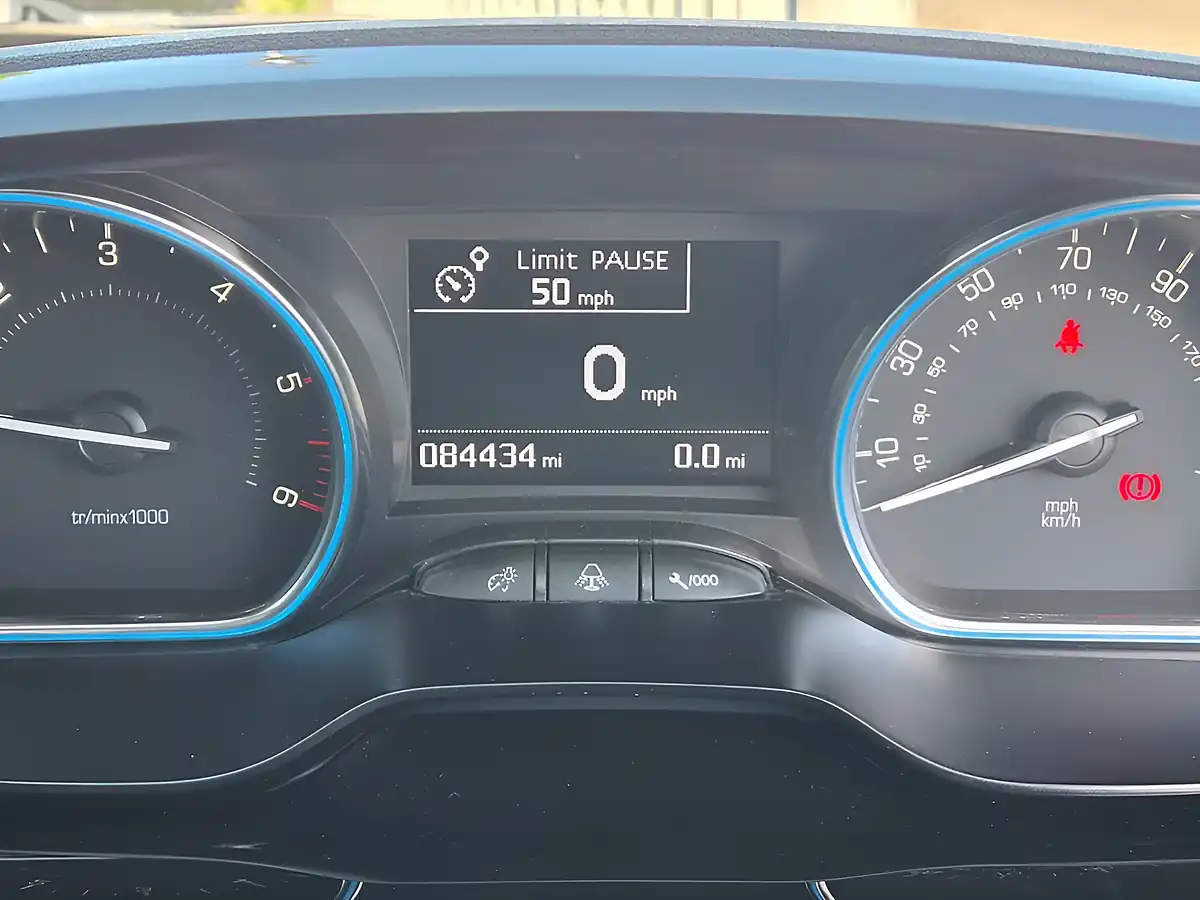 Used 2019 Peugeot 2008 Allure Grey - Interior and Exterior details 11