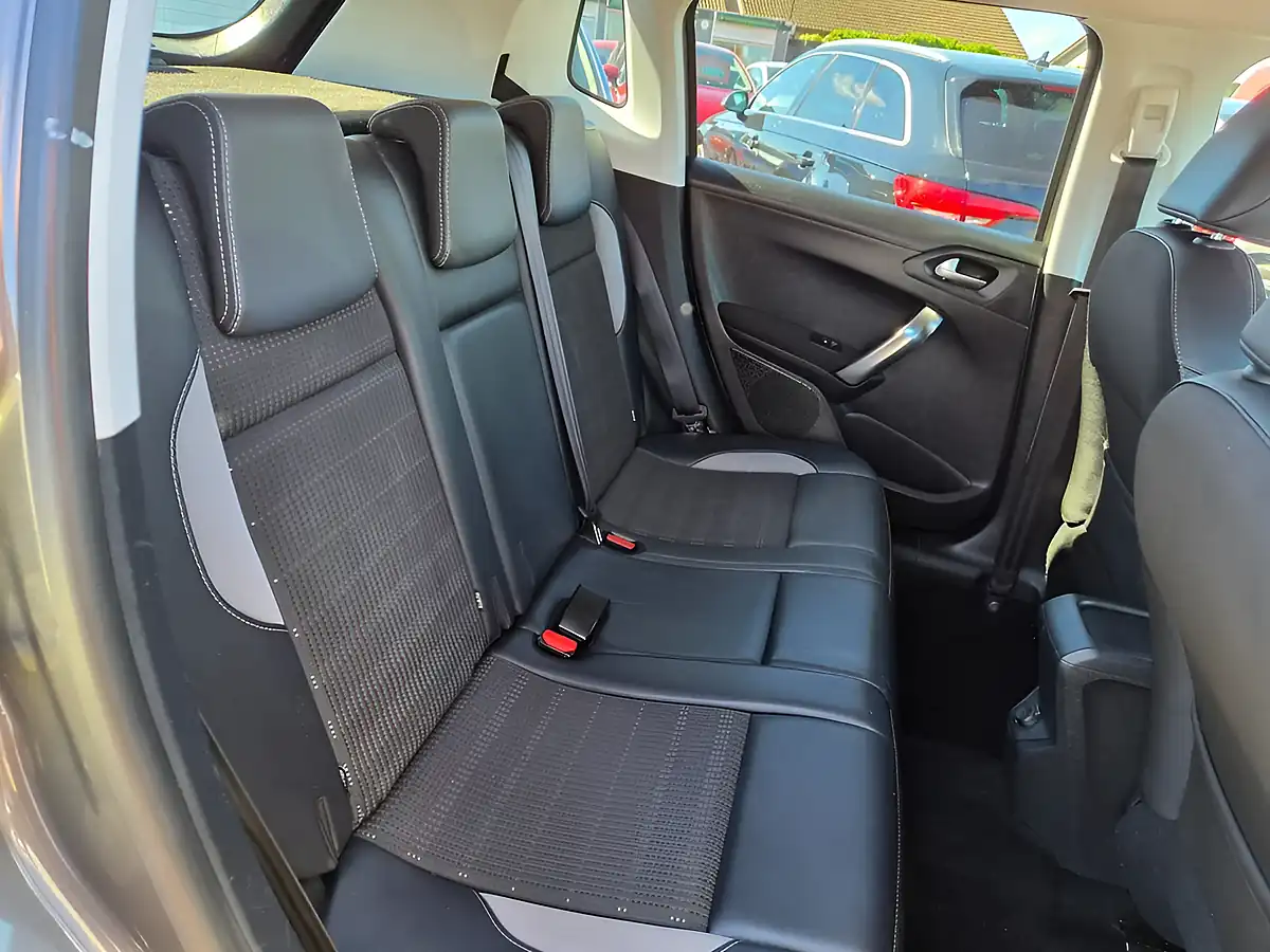 Used 2019 Peugeot 2008 Allure Grey - Interior and Exterior details 14