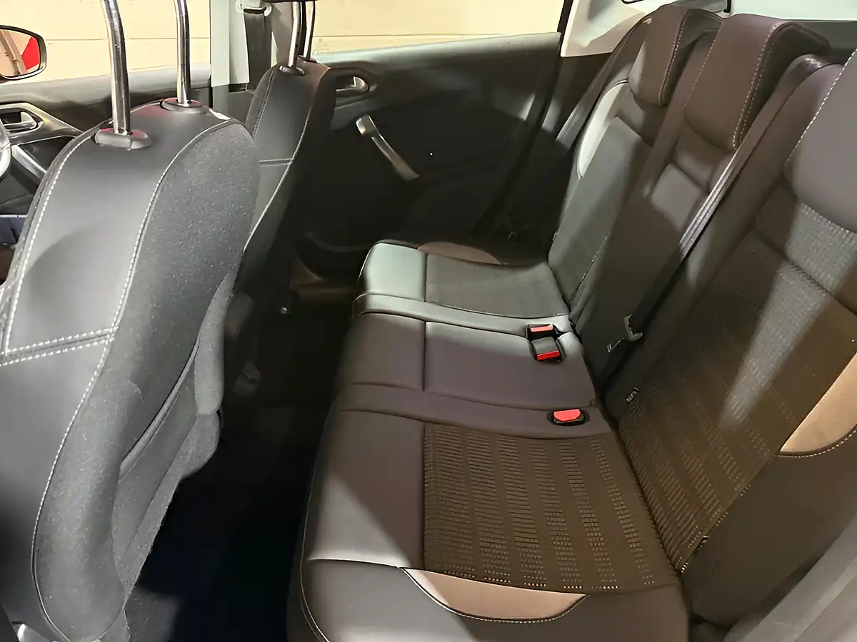 Used 2019 Peugeot 2008 Allure Grey - Interior and Exterior details 12