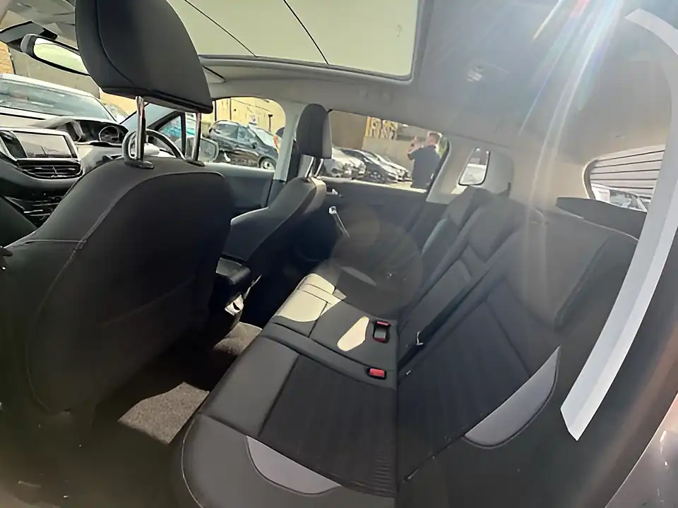 Used 2019 Peugeot 2008 Allure Premium Grey - Interior and Exterior details 9