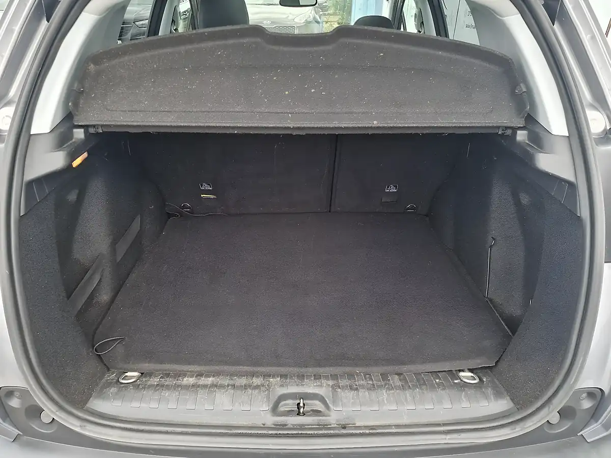 Used 2019 Peugeot 2008 Allure Premium Grey - Interior and Exterior details 10