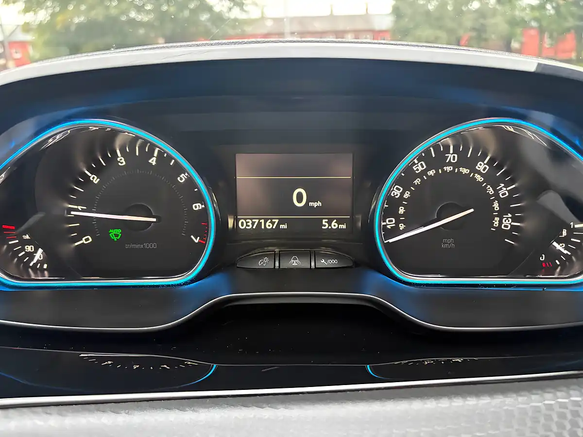 Used 2019 Peugeot 2008 Allure Premium Red - Interior and Exterior details 13
