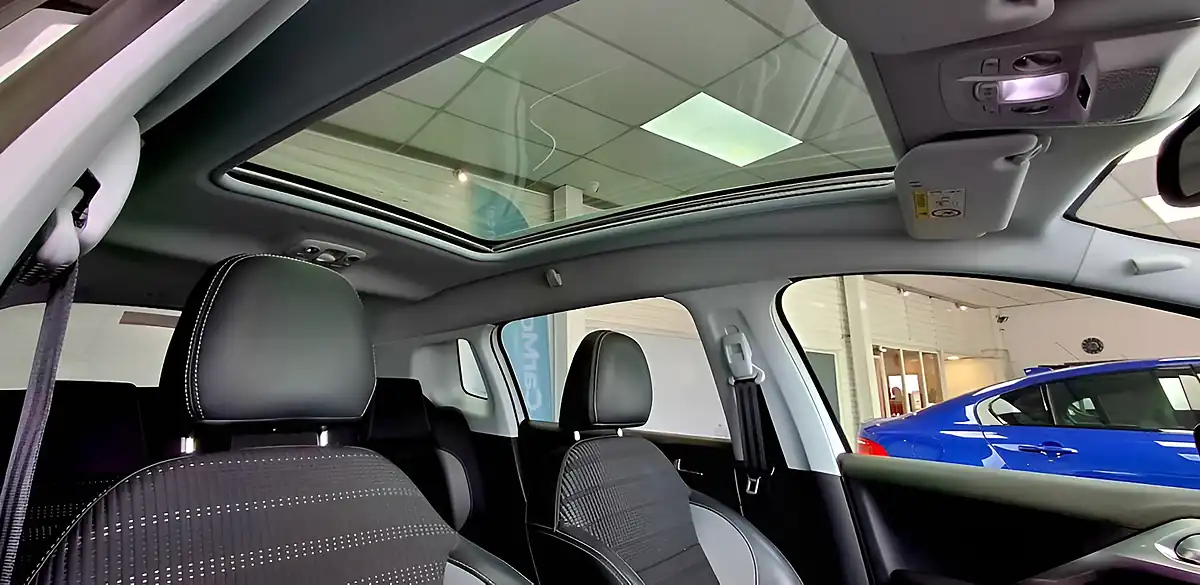 Used 2019 Peugeot 2008 Allure Premium White - Interior and Exterior details 12