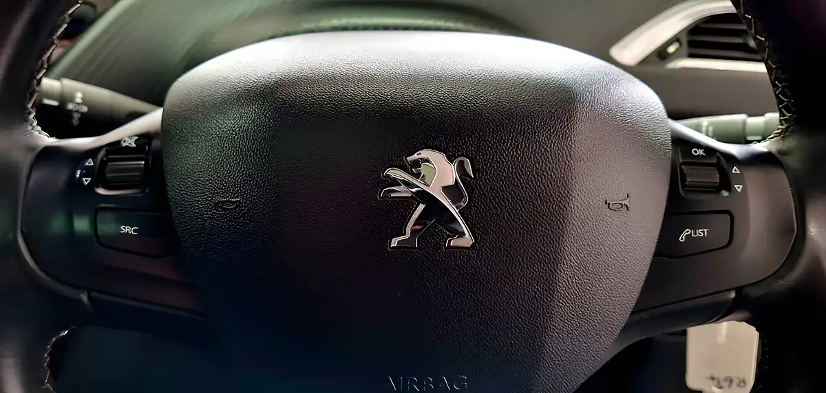 Used 2019 Peugeot 2008 Allure Premium White - Interior and Exterior details 14