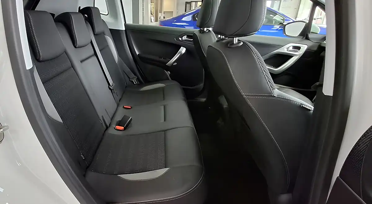 Used 2019 Peugeot 2008 Allure Premium White - Interior and Exterior details 18