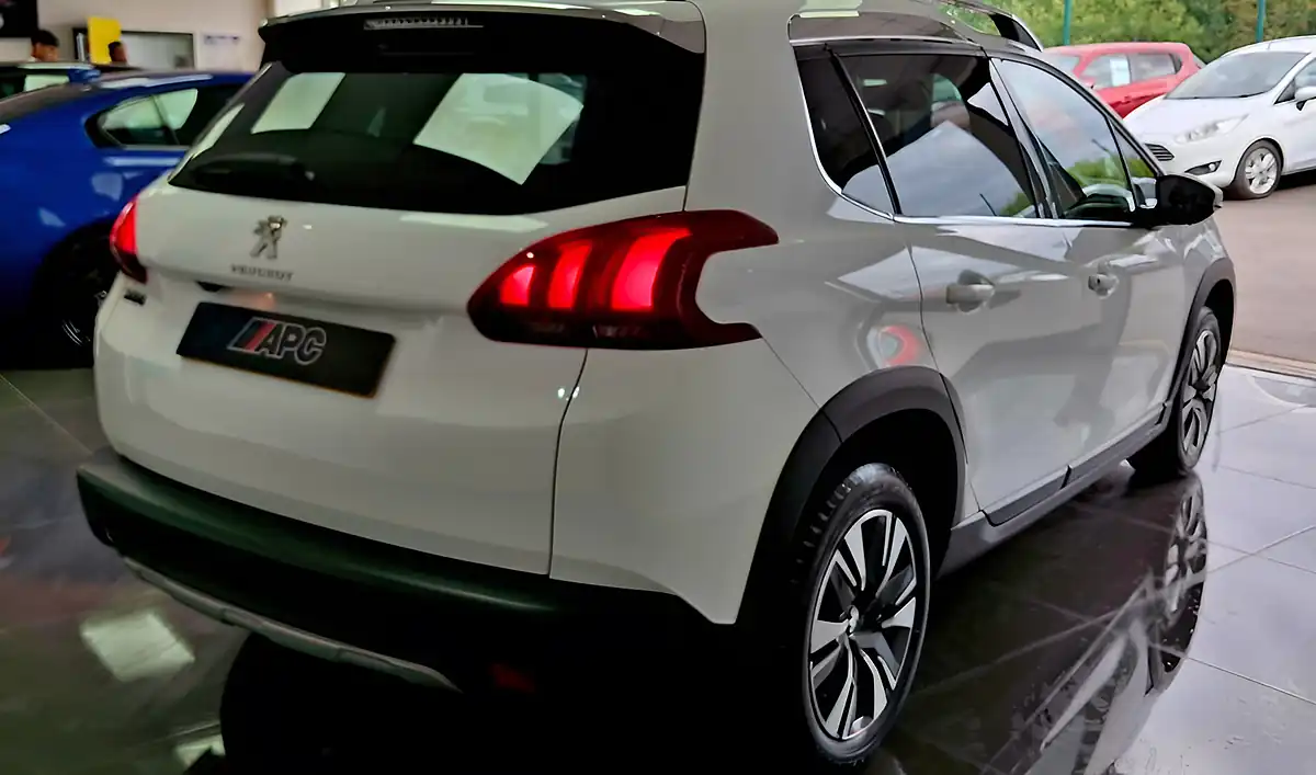 Used 2019 Peugeot 2008 Allure Premium White - Interior and Exterior details 6