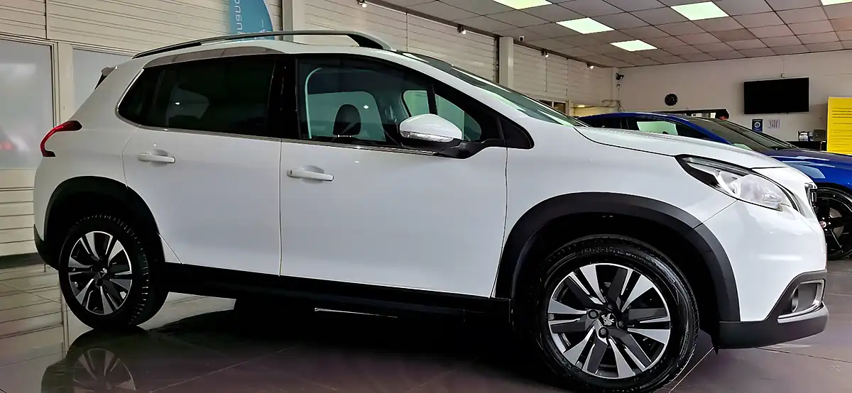 Used 2019 Peugeot 2008 Allure Premium White - Interior and Exterior details 7