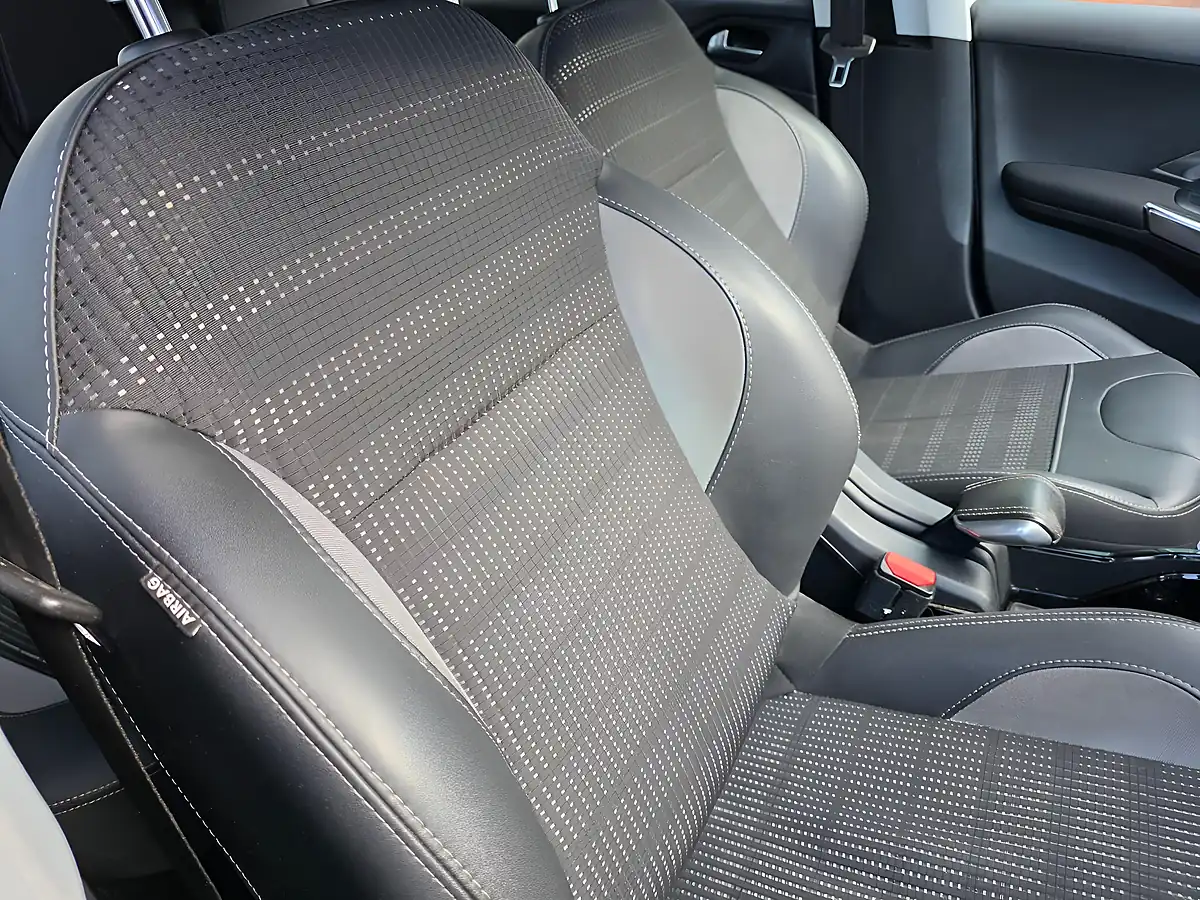 Used 2019 Peugeot 2008 Allure White - Interior and Exterior details 10