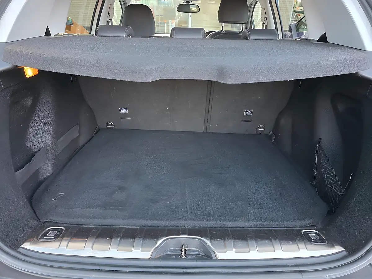 Used 2019 Peugeot 2008 Allure White - Interior and Exterior details 15