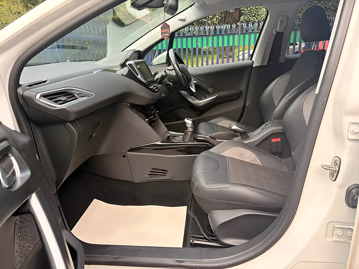 Used 2019 Peugeot 2008 Allure White - Interior and Exterior details 13