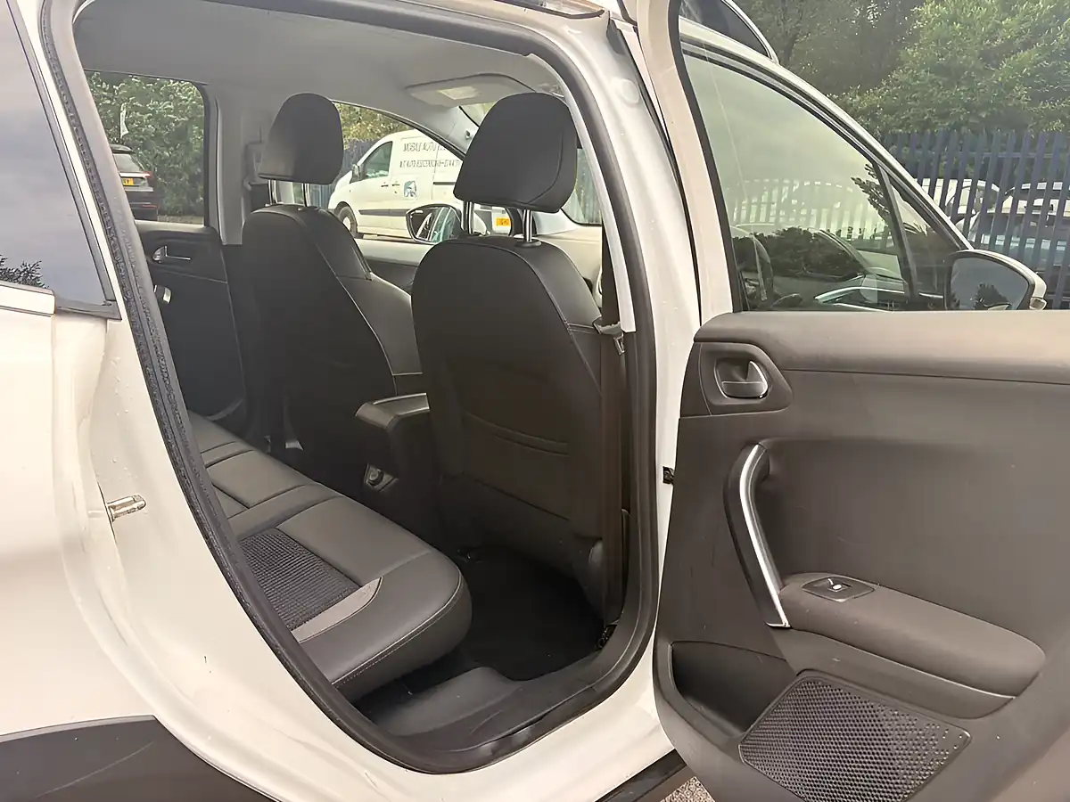 Used 2019 Peugeot 2008 Allure White - Interior and Exterior details 15