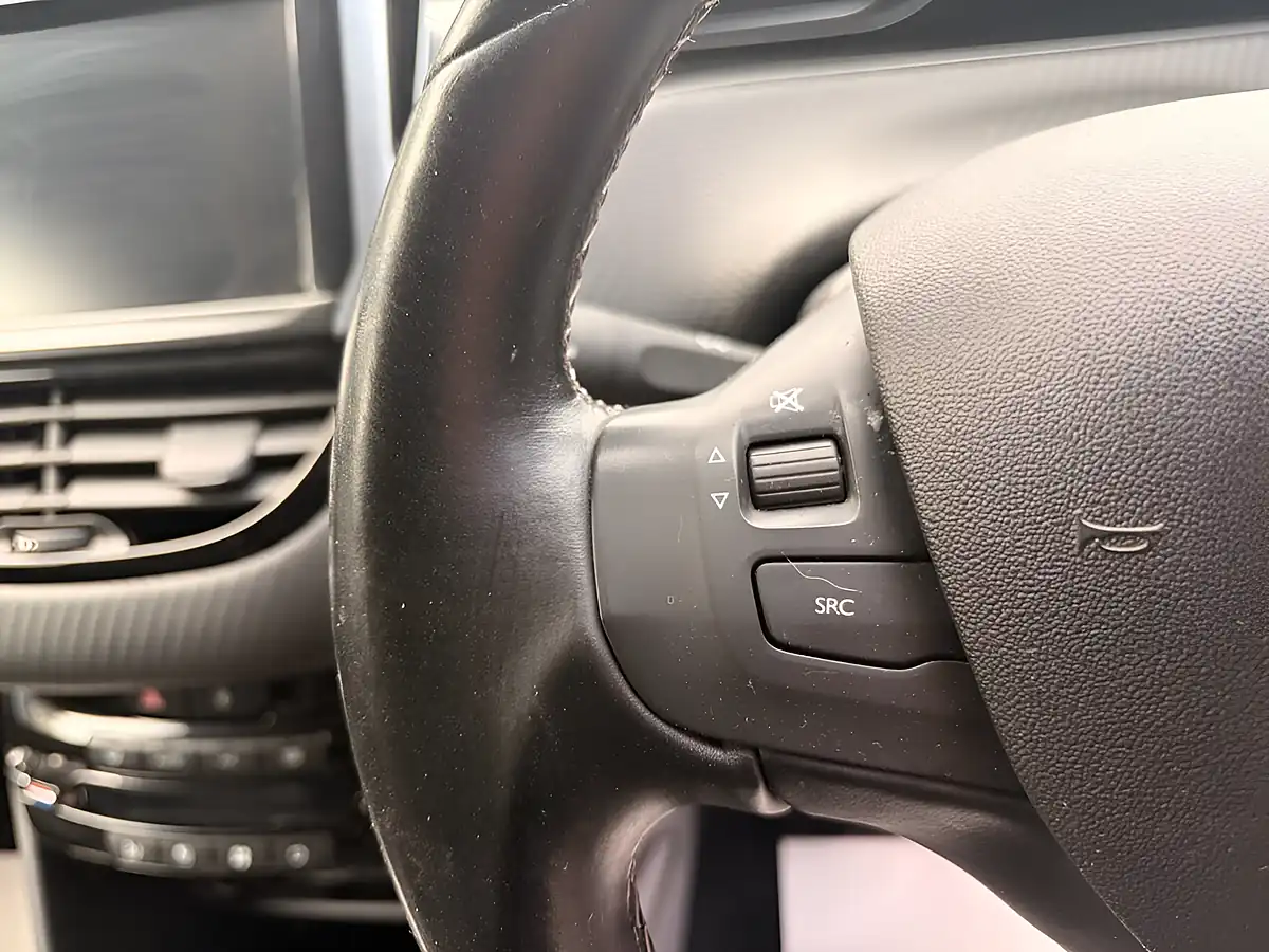 Used 2019 Peugeot 2008 Allure White - Interior and Exterior details 16