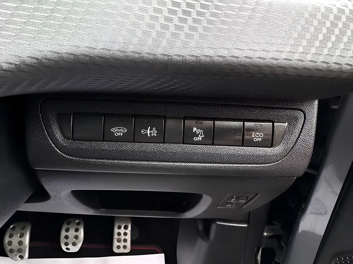 Used 2019 Peugeot 2008 GT Line Grey - Interior and Exterior details 15