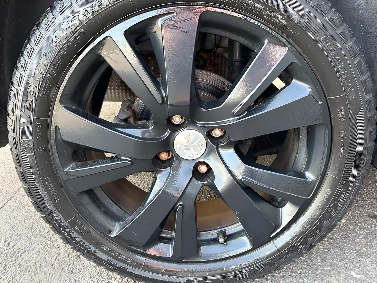 Used 2019 Peugeot 2008 GT Line Grey - Interior and Exterior details 10