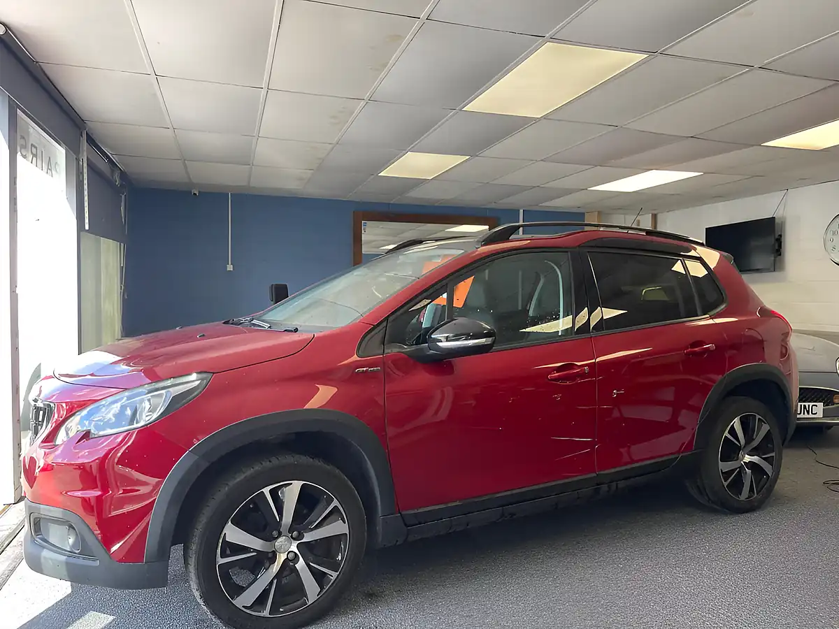 Used 2019 Peugeot 2008 GT Line Red - Front View