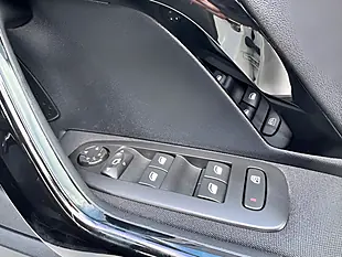 Used 2019 Peugeot 2008 Signature White - Interior and Exterior details 15