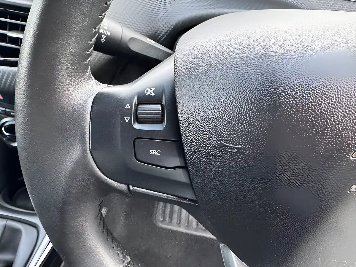 Used 2019 Peugeot 2008 Signature White - Interior and Exterior details 16
