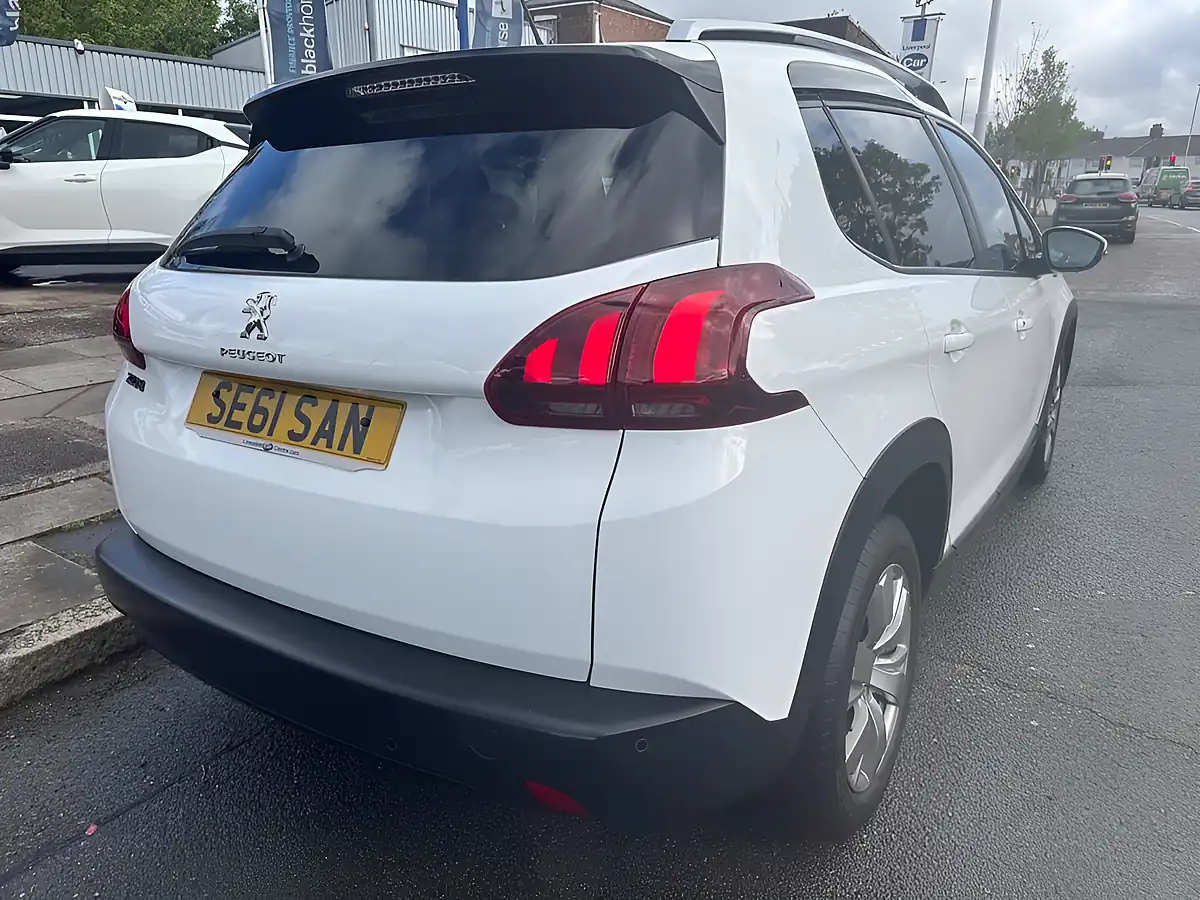 Used 2019 Peugeot 2008 Signature White - Interior and Exterior details 3