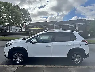 Used 2019 Peugeot 2008 Signature White - Interior and Exterior details 4