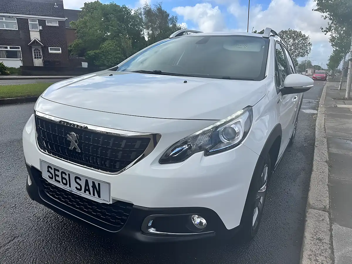 Used 2019 Peugeot 2008 Signature White - Interior and Exterior details 9