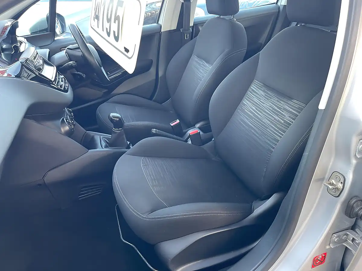 Used 2019 Peugeot 208 Access+ Silver - Interior and Exterior details 11