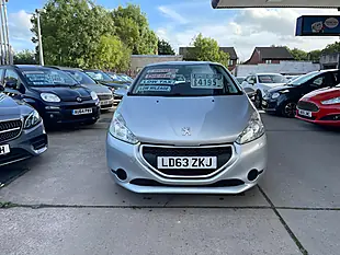 Used 2019 Peugeot 208 Access+ Silver - Interior and Exterior details 16