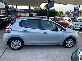 Used 2019 Peugeot 208 Access+ Silver - Interior and Exterior details 3