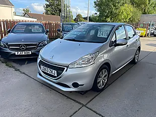 Used 2019 Peugeot 208 Access+ Silver - Interior and Exterior details 4