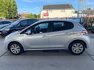 Used 2019 Peugeot 208 Access+ Silver - Interior and Exterior details 6