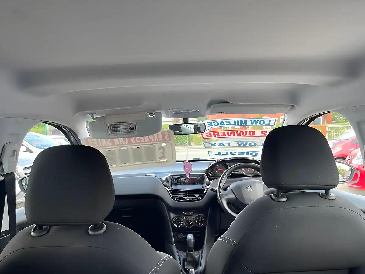 Used 2019 Peugeot 208 Access+ Silver - Interior and Exterior details 7