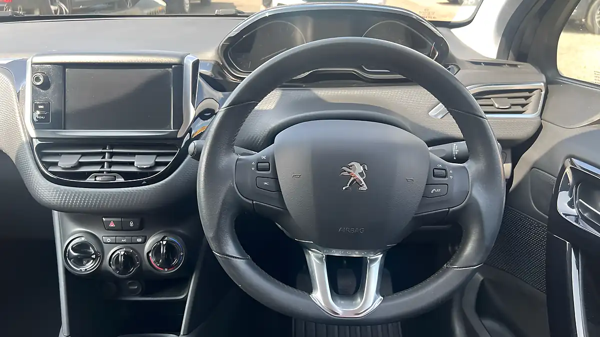 Used 2019 Peugeot 208 Active Blue - Interior and Exterior details 11