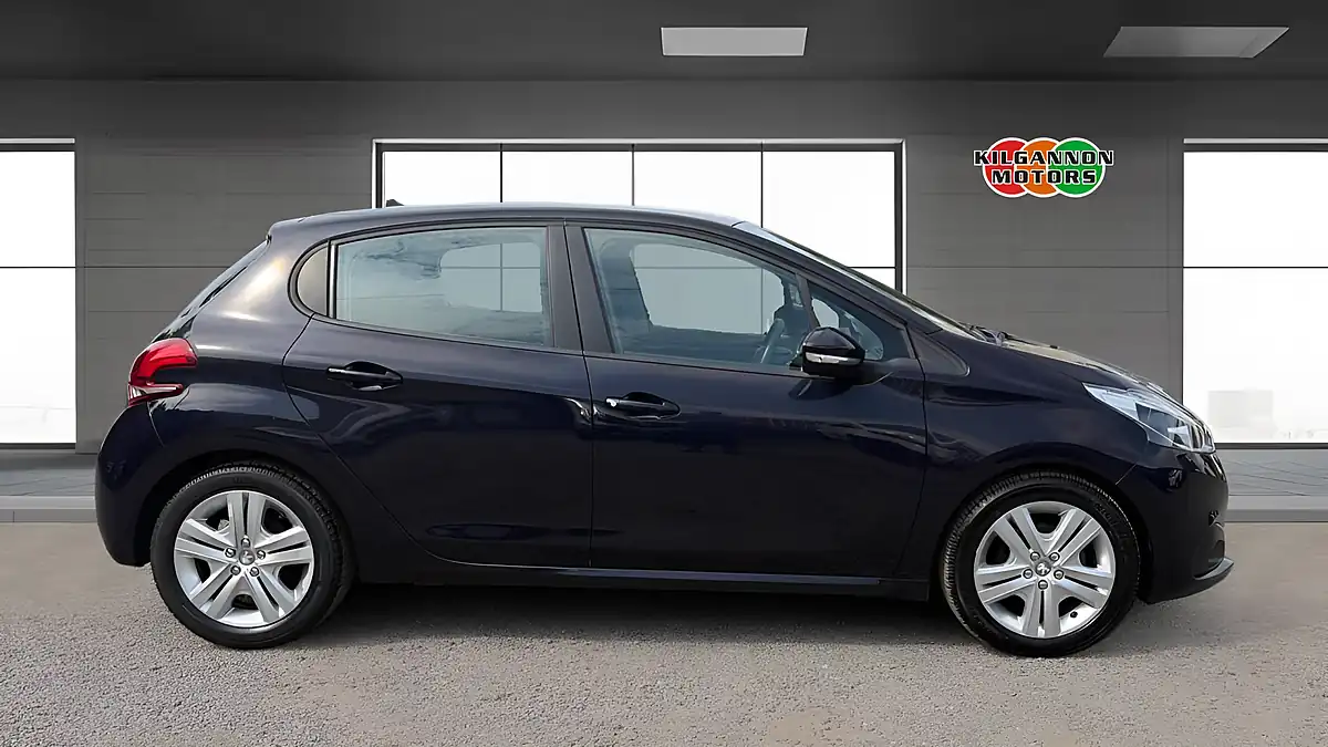 Used 2019 Peugeot 208 Active Blue - Interior and Exterior details 16