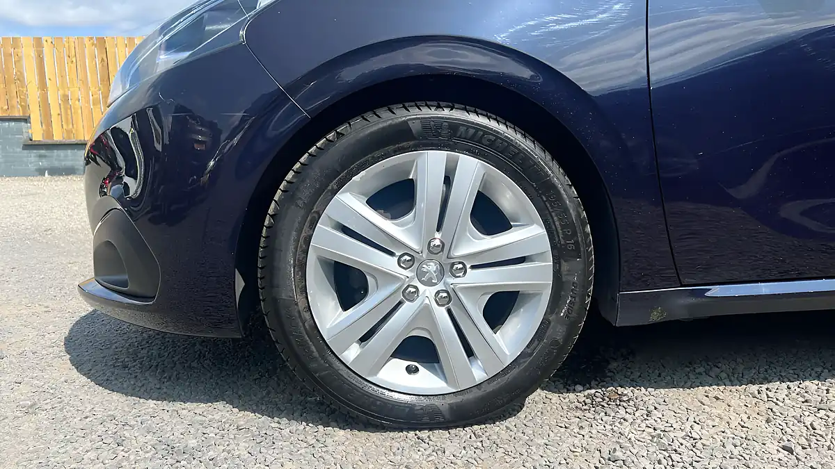 Used 2019 Peugeot 208 Active Blue - Interior and Exterior details 19