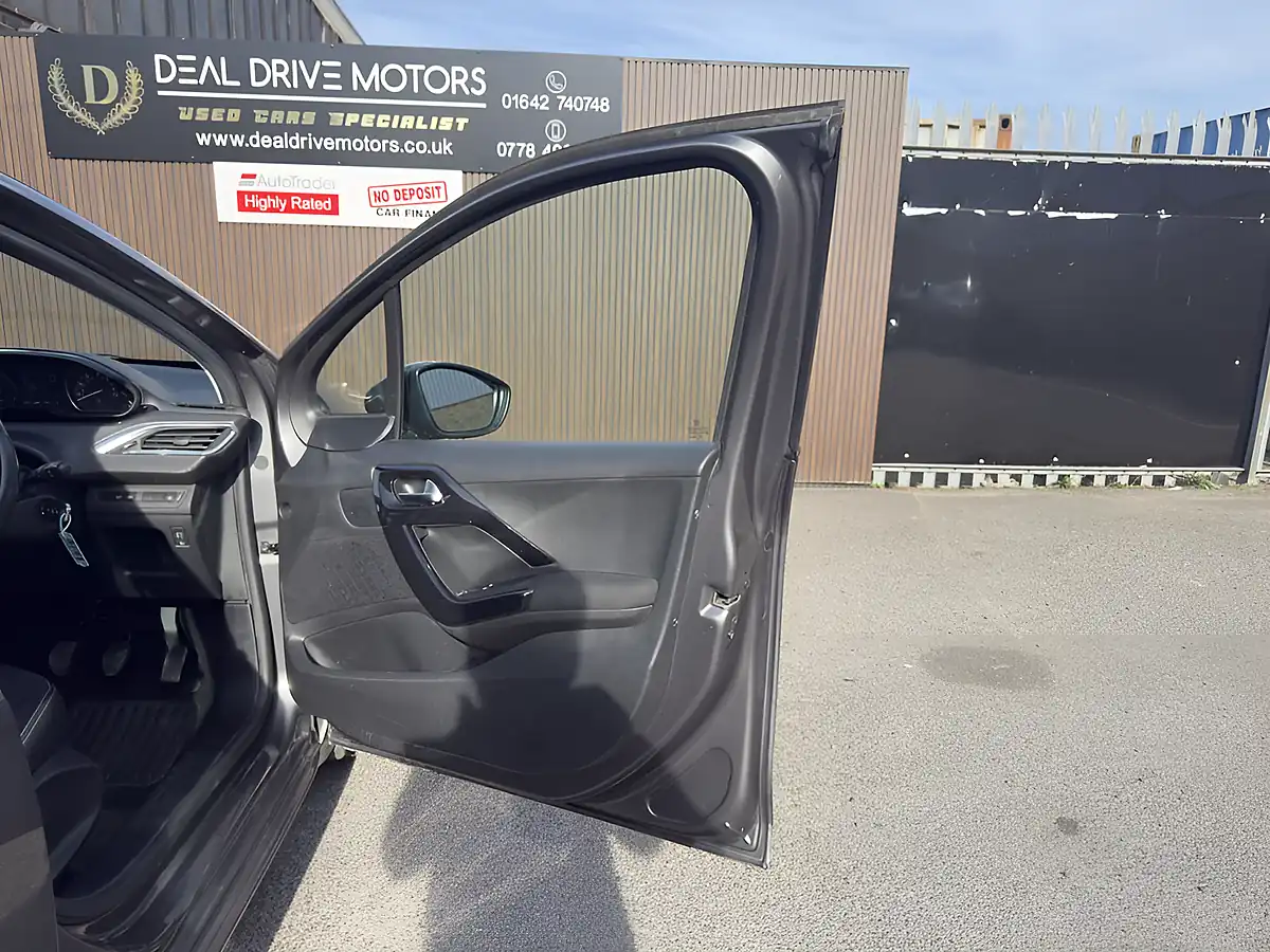 Used 2019 Peugeot 208 Active Grey - Interior and Exterior details 11