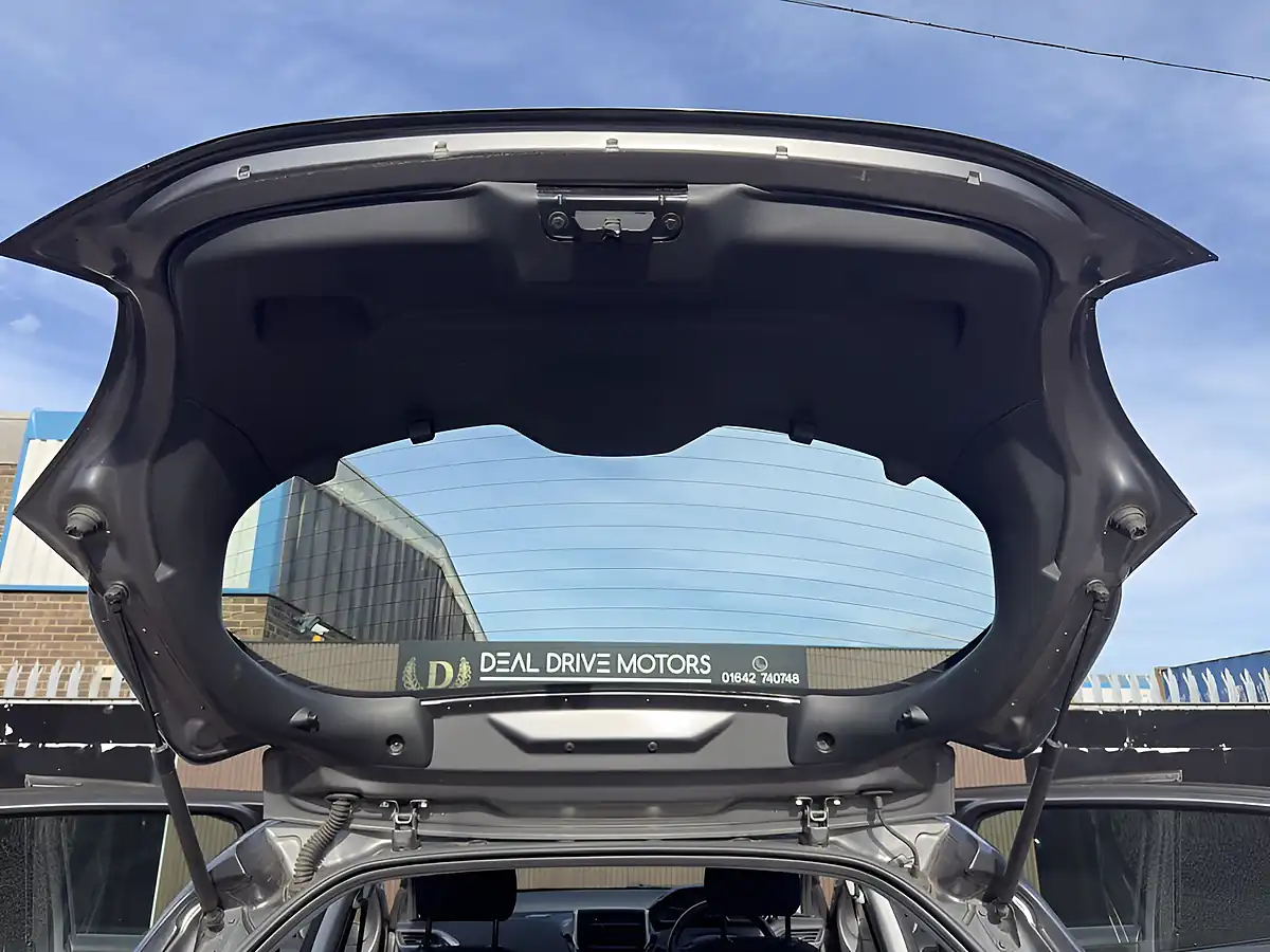 Used 2019 Peugeot 208 Active Grey - Interior and Exterior details 16
