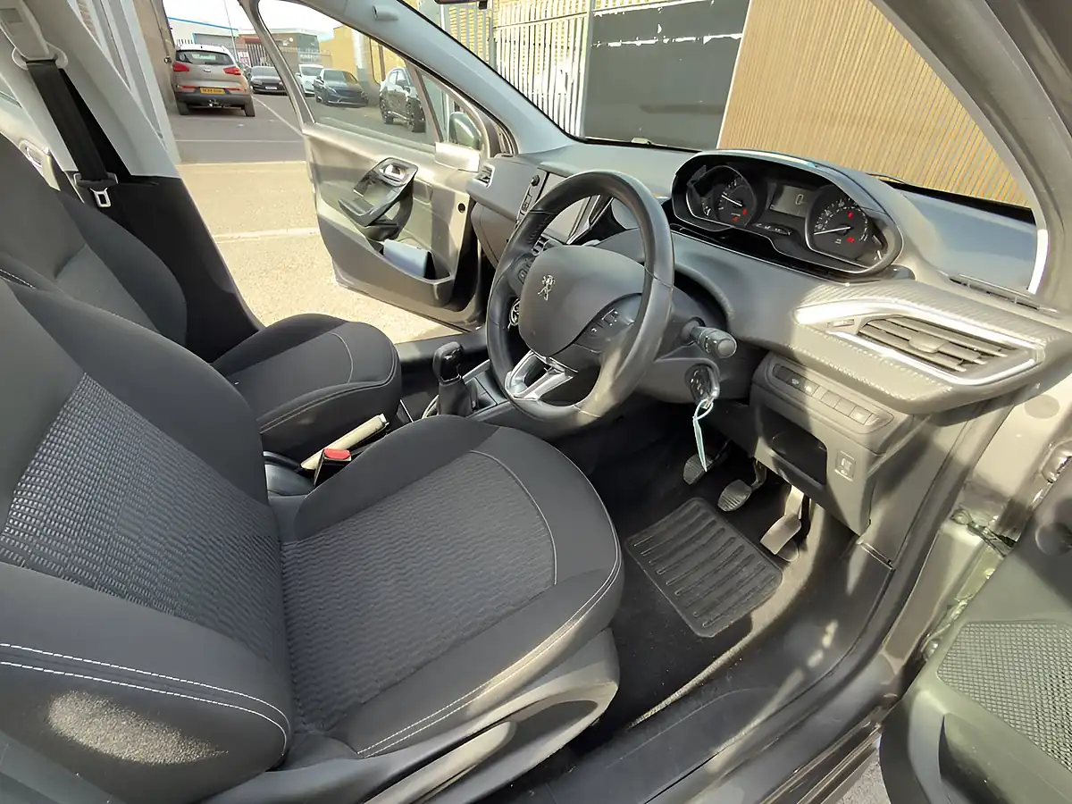 Used 2019 Peugeot 208 Active Grey - Interior and Exterior details 20