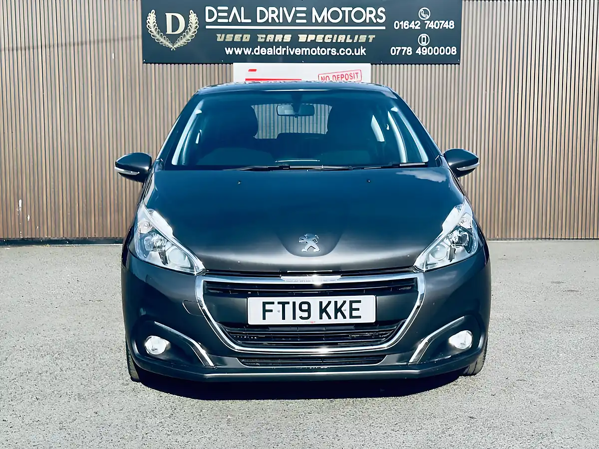 Used 2019 Peugeot 208 Active Grey - Interior and Exterior details 3