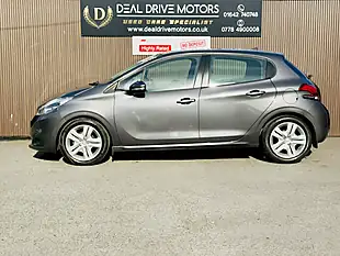 Used 2019 Peugeot 208 Active Grey - Interior and Exterior details 5
