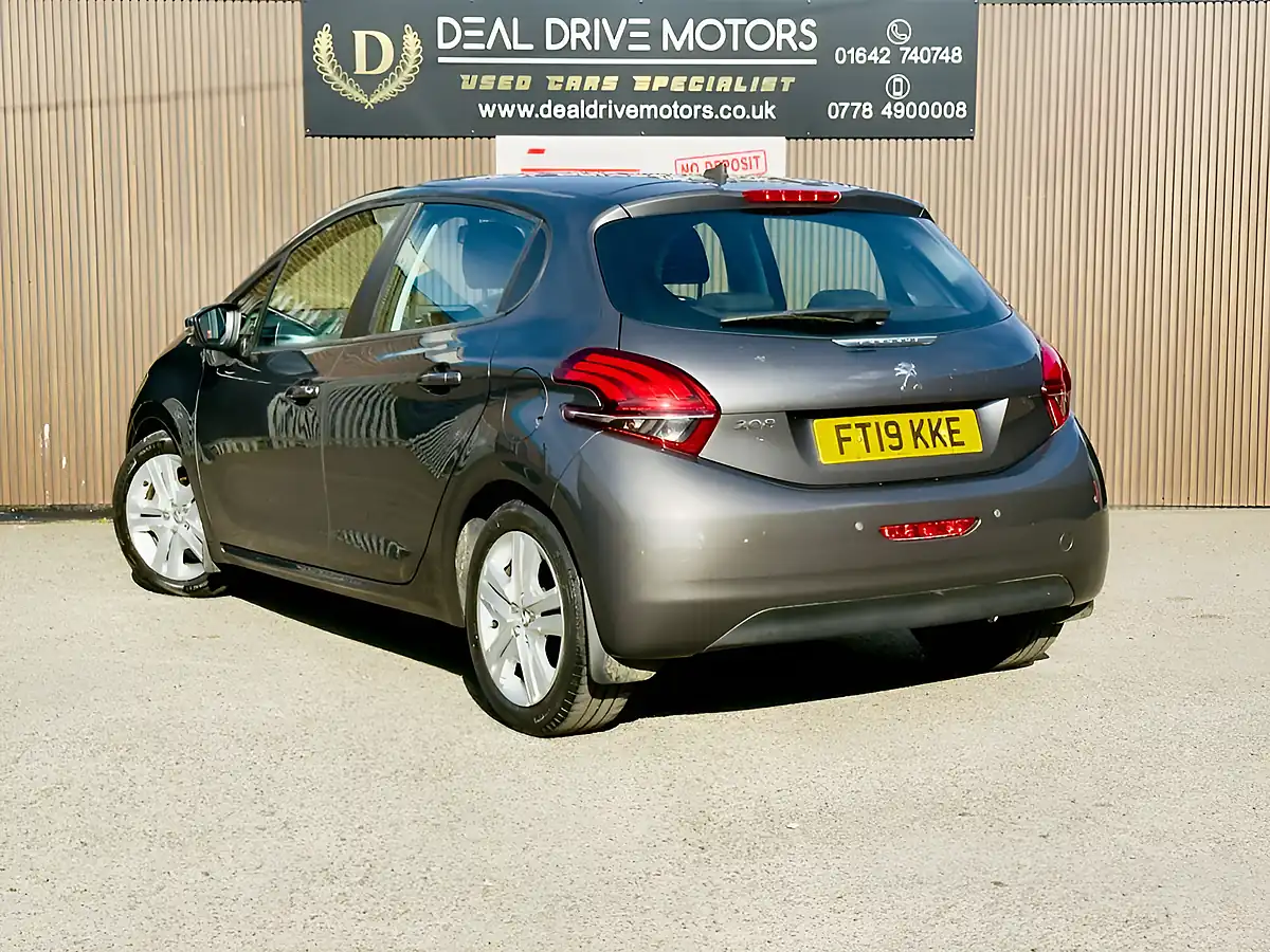 Used 2019 Peugeot 208 Active Grey - Interior and Exterior details 6