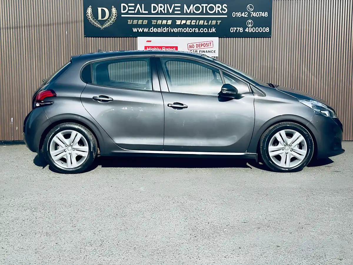 Used 2019 Peugeot 208 Active Grey - Interior and Exterior details 9