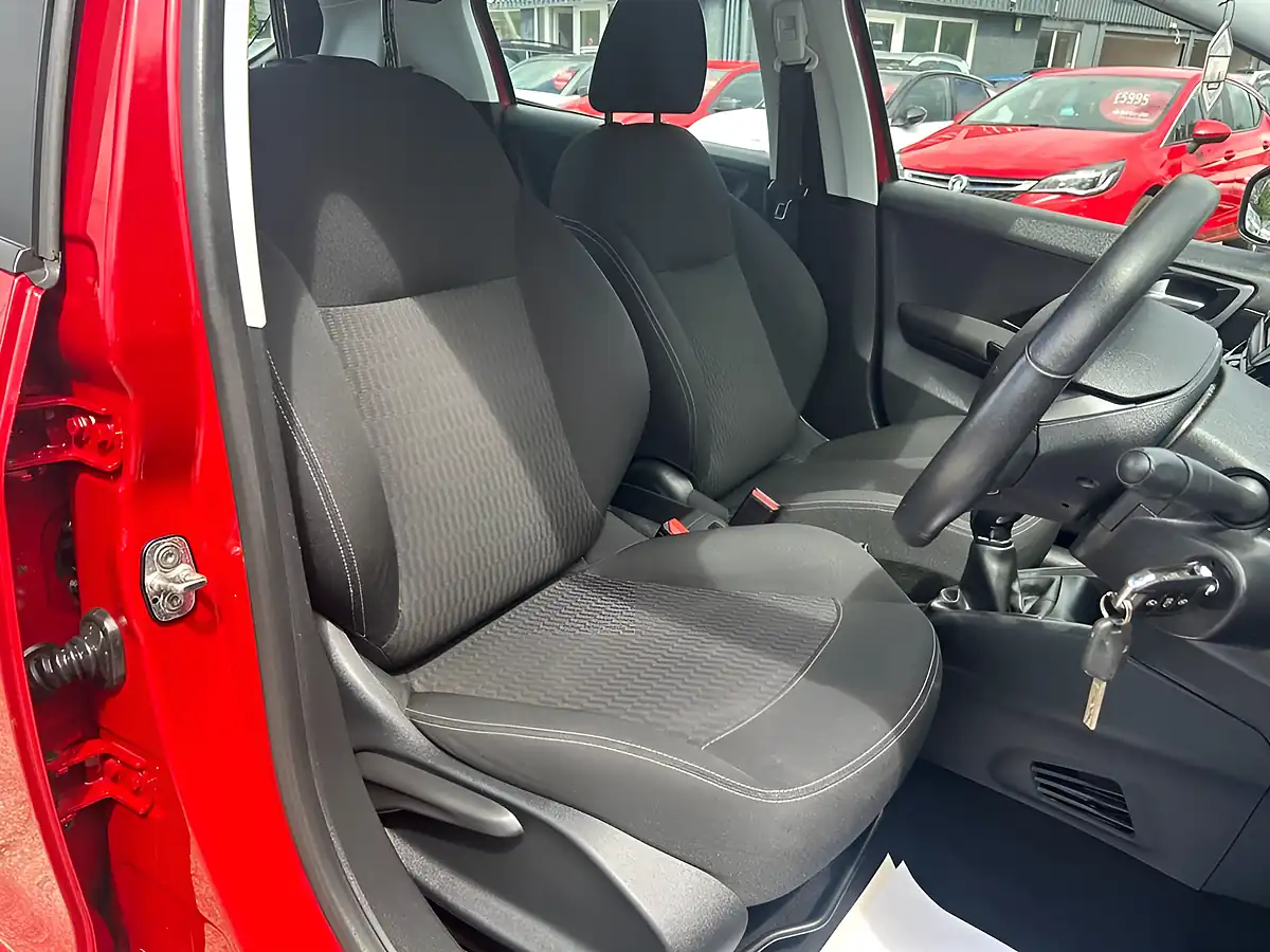 Used 2019 Peugeot 208 Active Red - Interior and Exterior details 11
