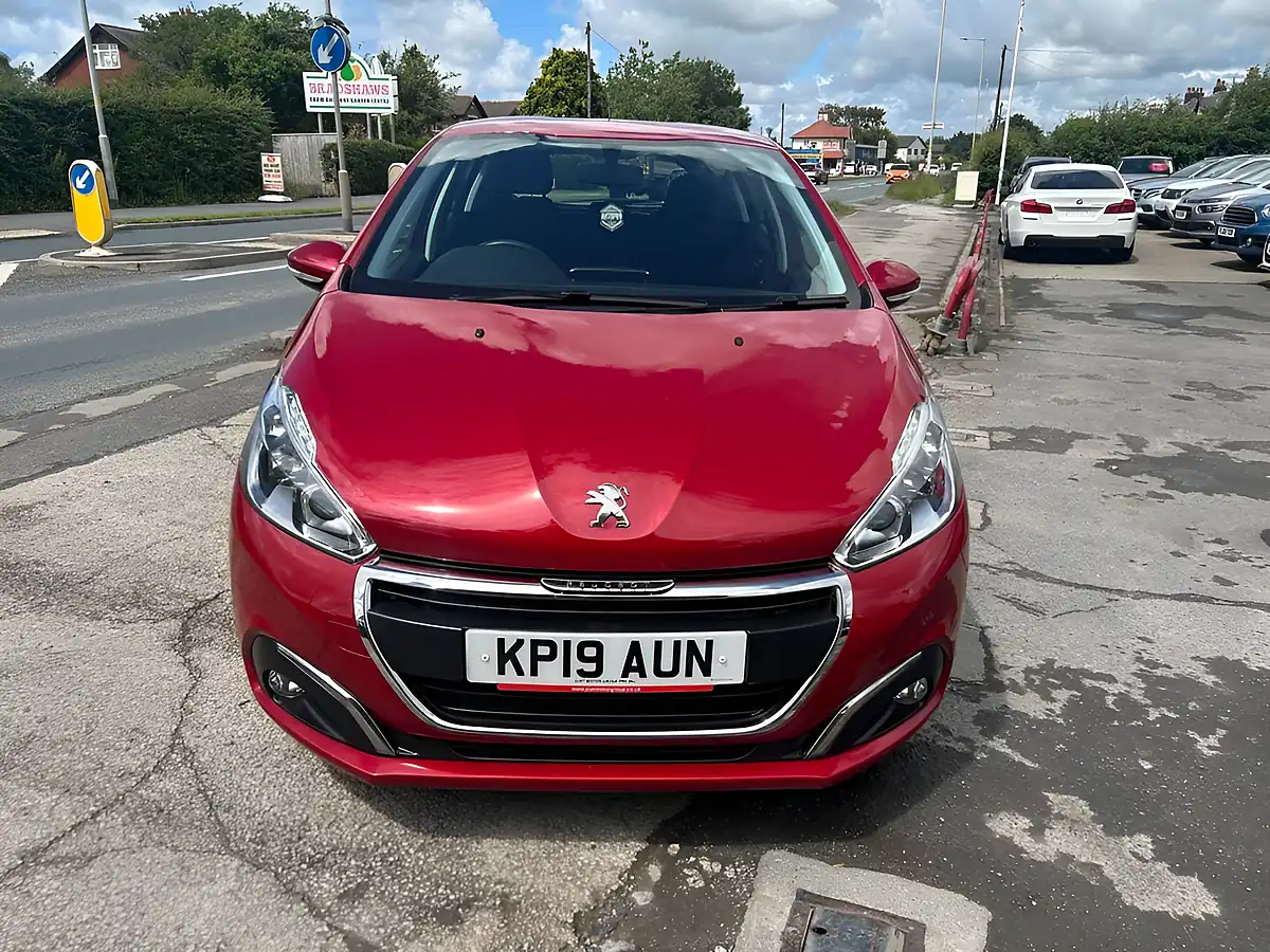 Used 2019 Peugeot 208 Active Red - Interior and Exterior details 16