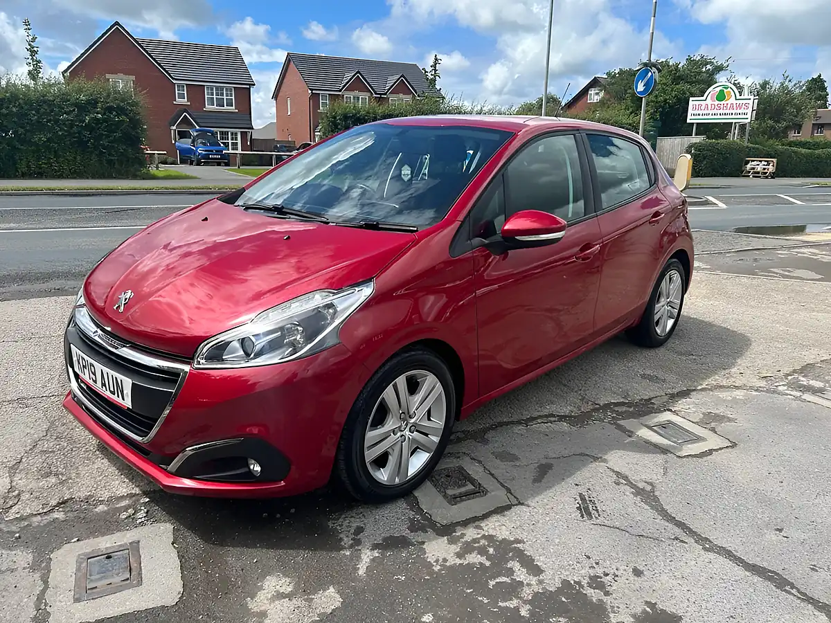 Used 2019 Peugeot 208 Active Red - Interior and Exterior details 17