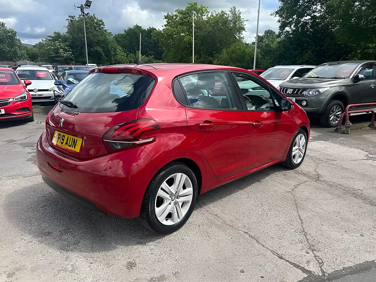 Used 2019 Peugeot 208 Active Red - Interior and Exterior details 3