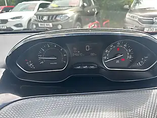 Used 2019 Peugeot 208 Active Red - Interior and Exterior details 4