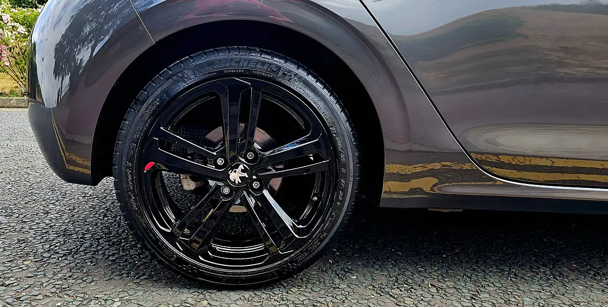 Used 2019 Peugeot 208 GT Line Grey - Interior and Exterior details 13